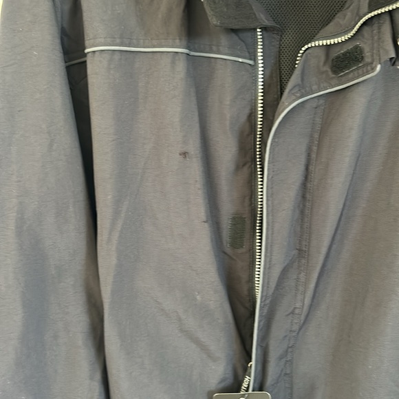 NWT Stormtech Performance shell. Minor flaws on front could be repaired - Picture 4 of 9